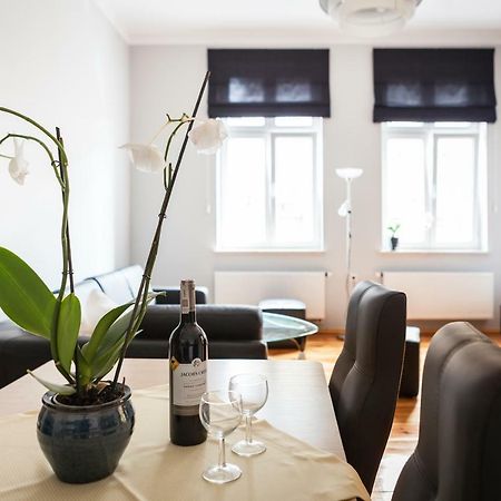Czar Garbar Apartment Poznan Bagian luar foto