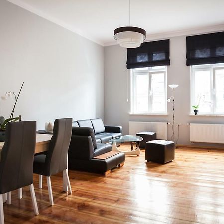 Czar Garbar Apartment Poznan Bagian luar foto