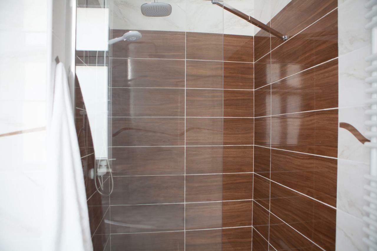 Czar Garbar Apartment Poznan Bagian luar foto