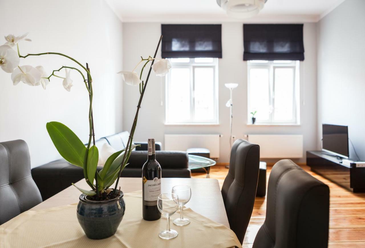 Czar Garbar Apartment Poznan Bagian luar foto